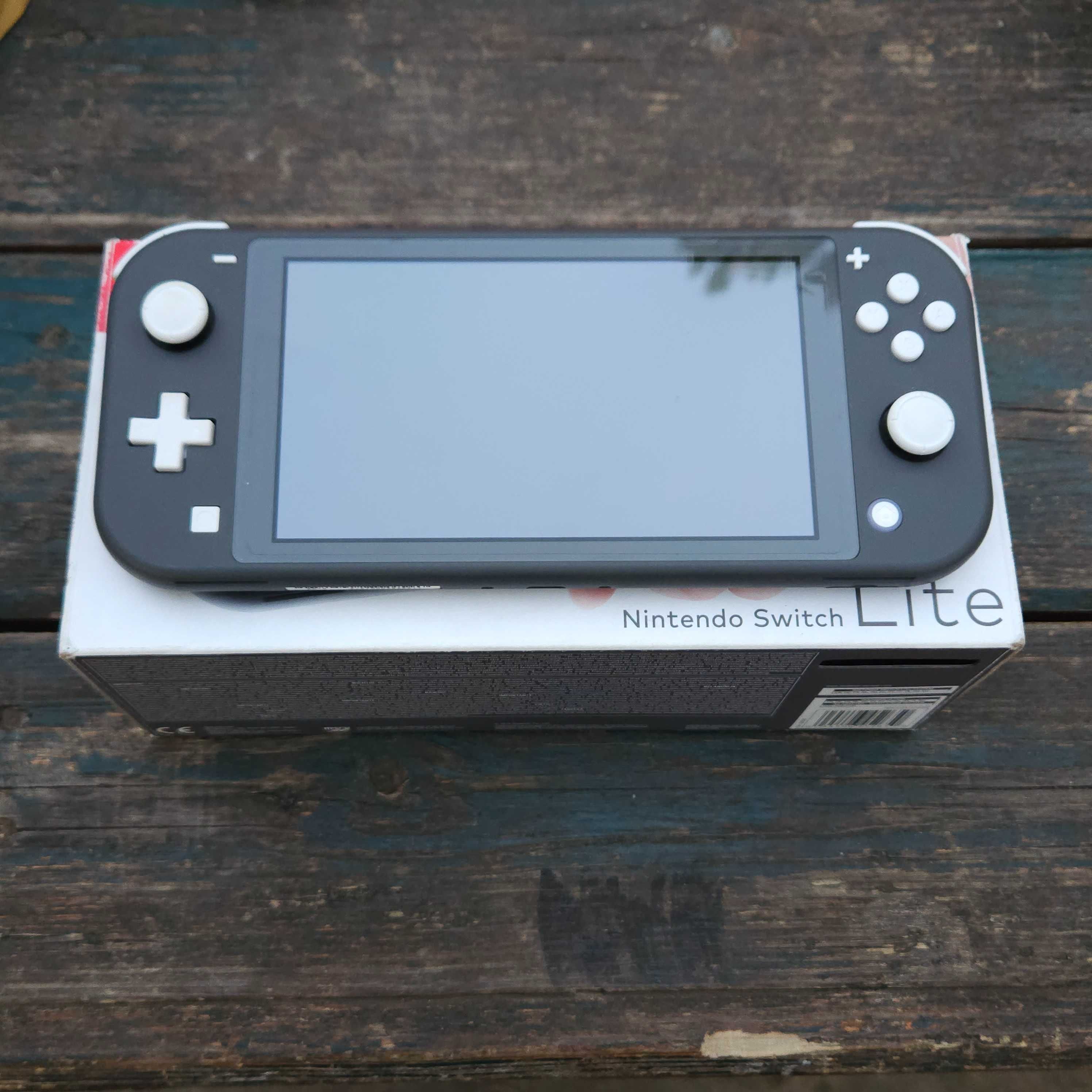 Nintendo Switch Lite + игра Fifa: 6 000 грн. - Приставки Кам'янське на Olx