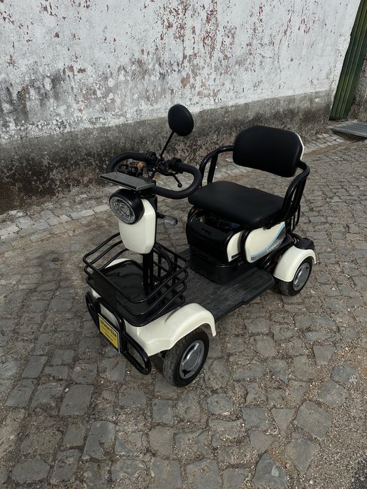 Quadriciclo elétrico
