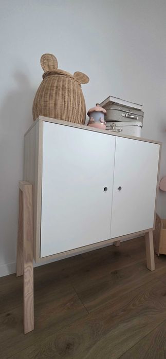 Meble do pokoju dziecięcego komoda i łóżko