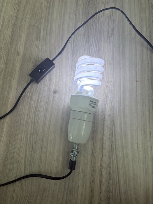 Żarowka UVB + ceramoczna oprawa do zarowki