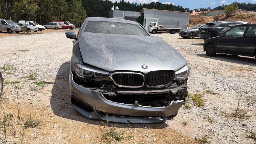 BMW 530e (acidentado)