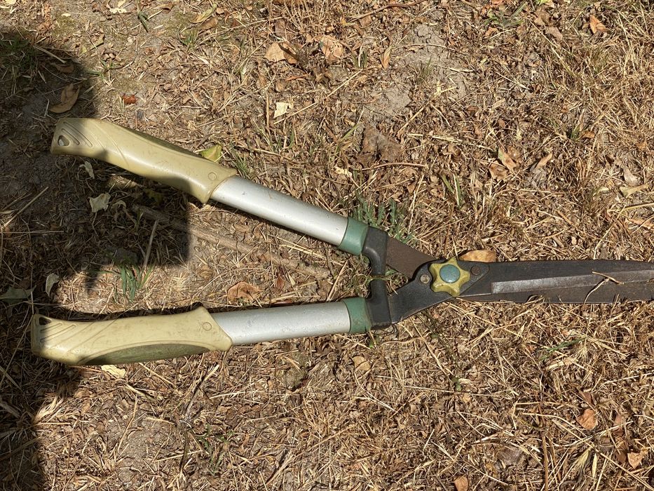 Tesoura para relva ou poda