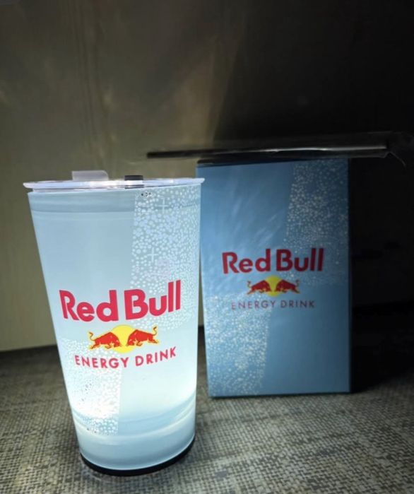 Kubek Red Bull świecący jasnoniebieski