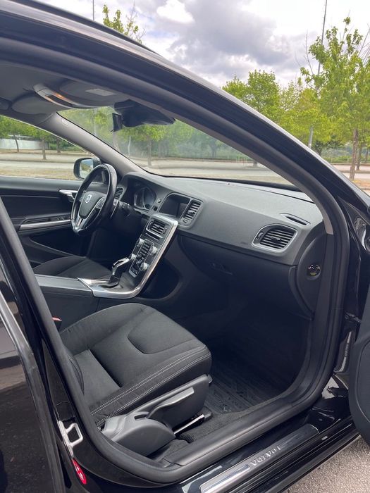 Volvo V60 D2 2.0 Momentum Auto | 2015 | 124.700 km