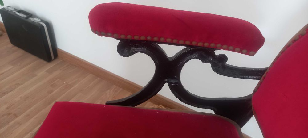 Cadeiras  antigas Barbearia  M.BARTHOLO PORTO