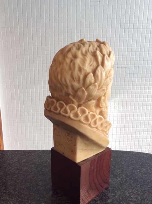 Busto Luís Vaz de Camões