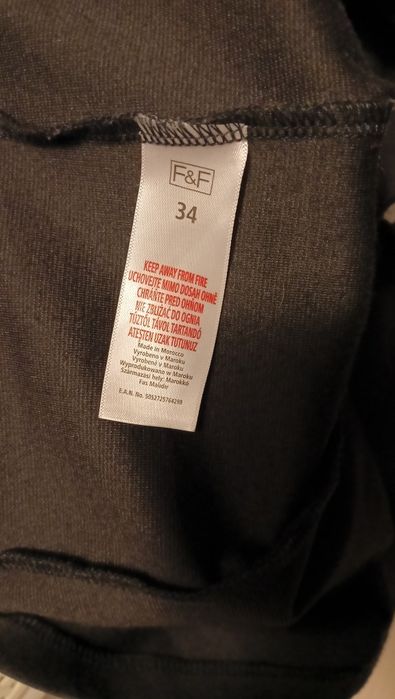 Elegancka sukienka ołówkowa z krótkim rękawkiem panterka