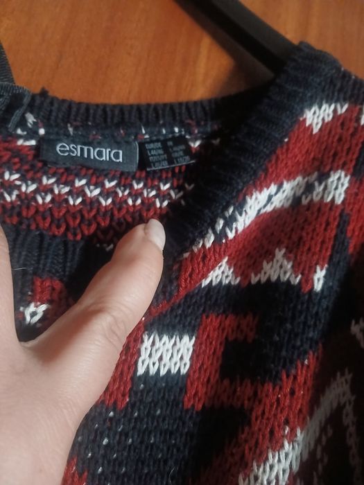 Camisola vermelha e preta L