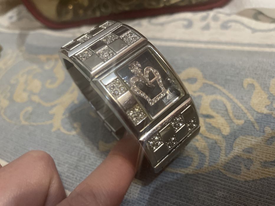 Oportunidade exclusiva relógio da mochino