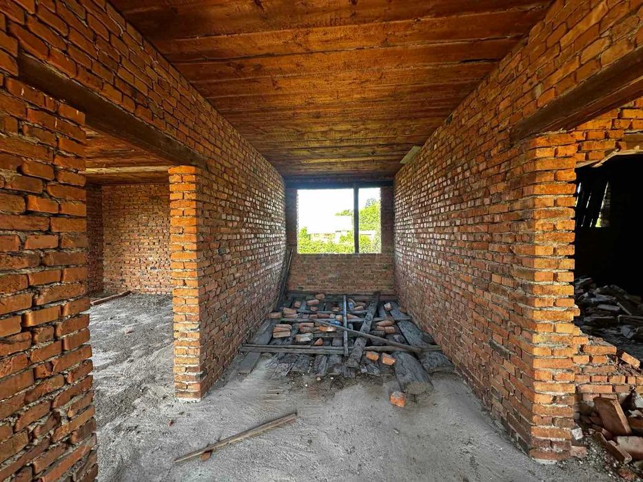 Продається недобудова в смт. Тересва