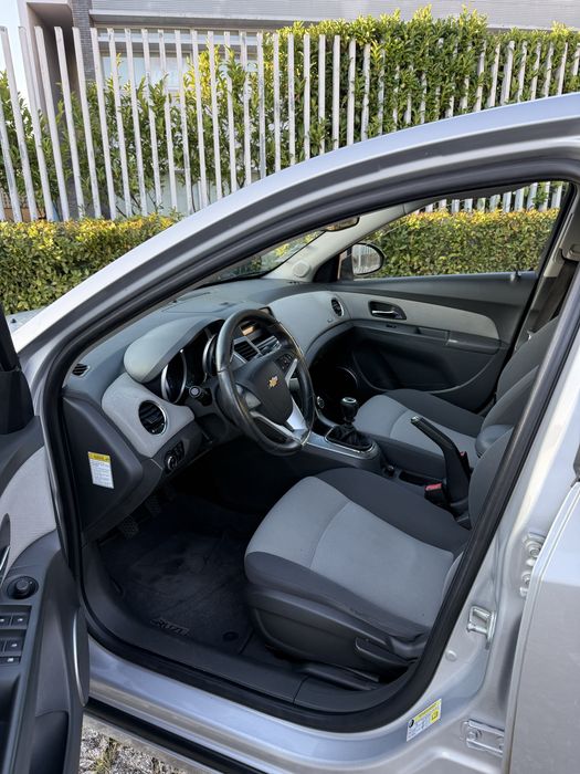 Chevrolet Cruze Ls 1.6