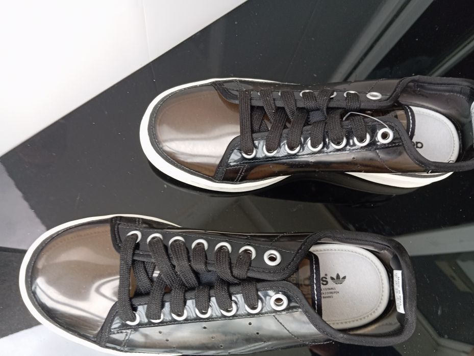 R. 40 Nowe buty do pływania marki adidas model Stan Smith W Black