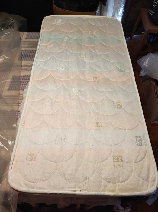 Colchões de molas para cama bebé