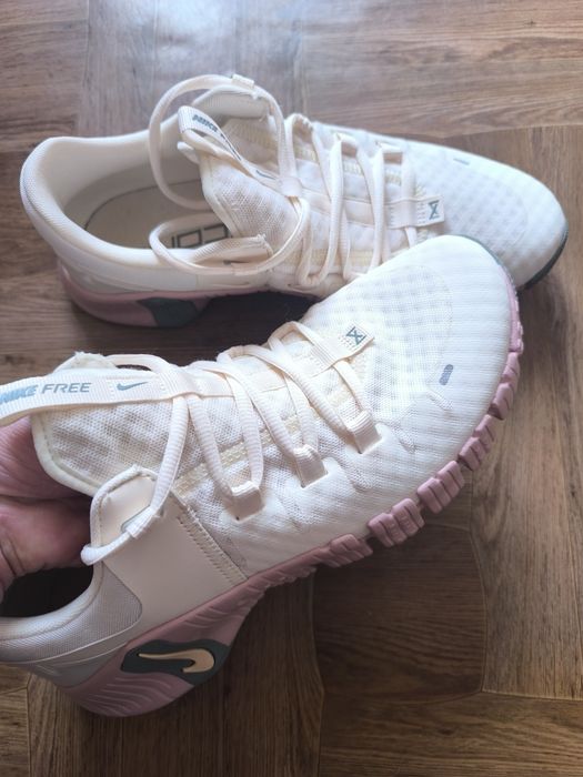Кроссовки Nike новые