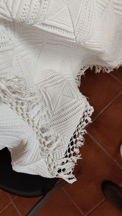 Colcha de duas agulhas  muito antiga  branca
