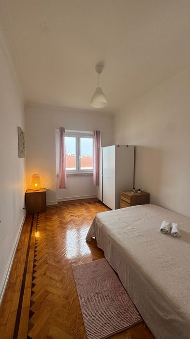 Aluga-se guarto em casa compartilhada