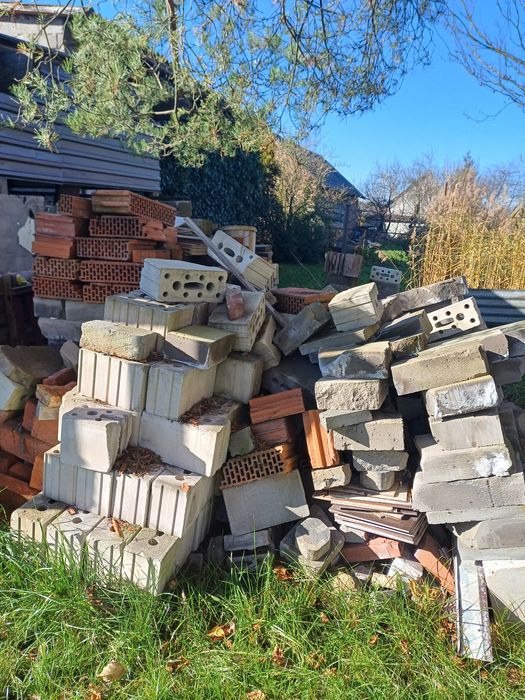 Cegła, pustaki,gruz