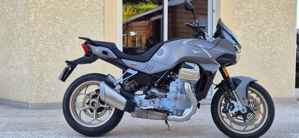 Moto Guzzi V100 Mandello  Ediçao limitada n0067 de 1913