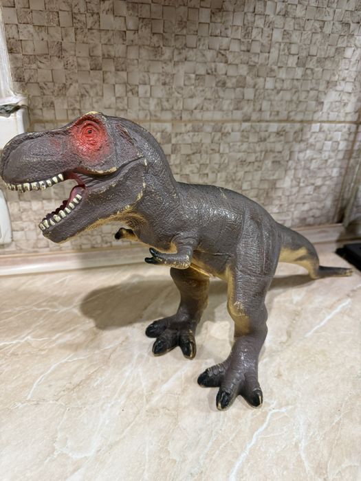 Игрушка динозавр