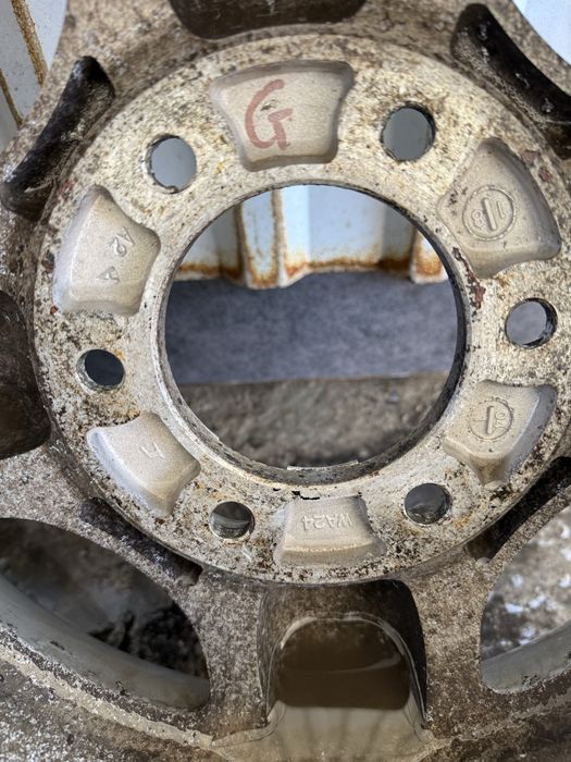 Продам диски з шинами 255/65/R16