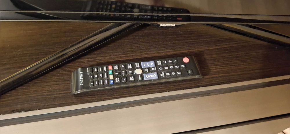 SAMSUNG 58" Smart Tv