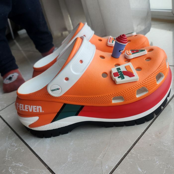 Продам crocs. M5W7.