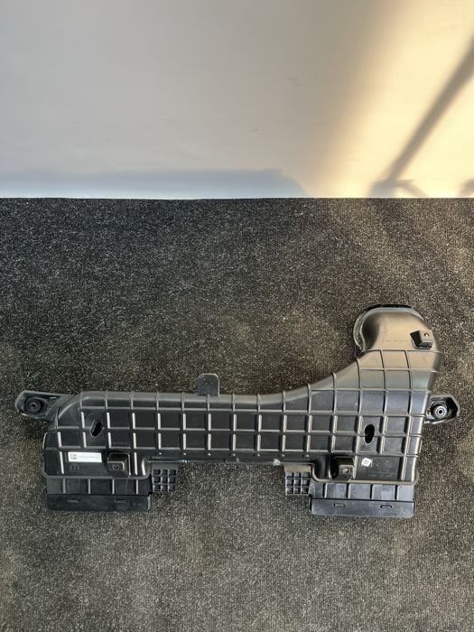 Воздухоприемник воздуховод на Jeep Grand Cherokee WL 2021-2025