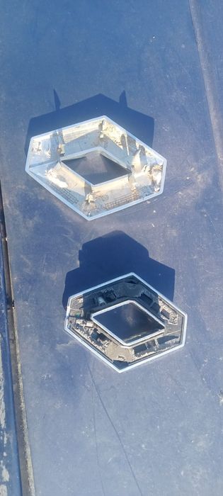 Замок кнопка крышки багажника рено дачия логан симбол талия RENAULT
