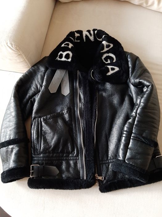 Куртка balenciaga. .