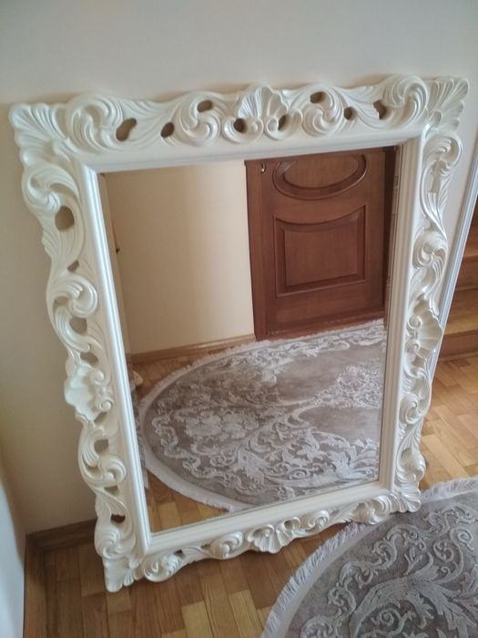 Дзеркало різьблене в білому кольорі (натуральне дерево)