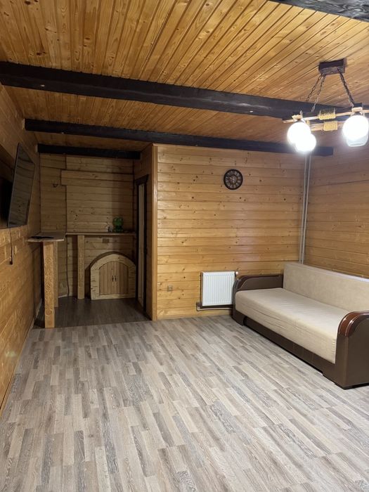 Житло Плай! Здається затишний будинок без господарів.