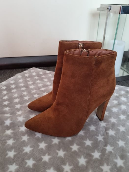 Botki zamszowe Deezee