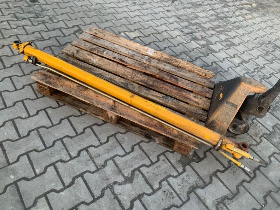 siłownik wysuwu ramienia teleskopa do koparki fermec terex mf