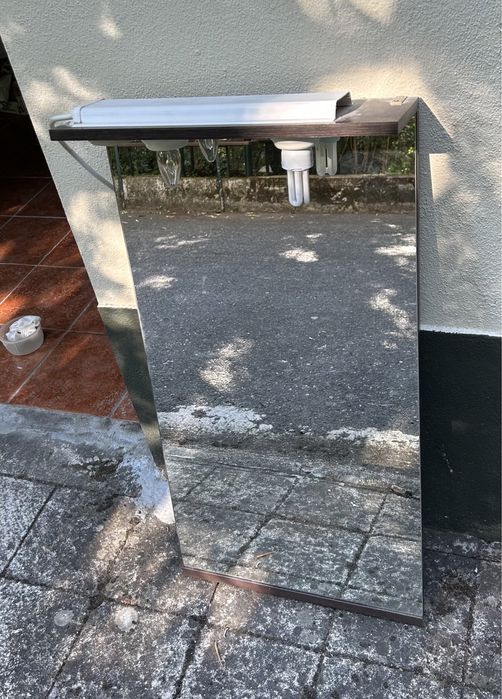 Espelho de casa de banho, com duas lâmpadas64752055640451122