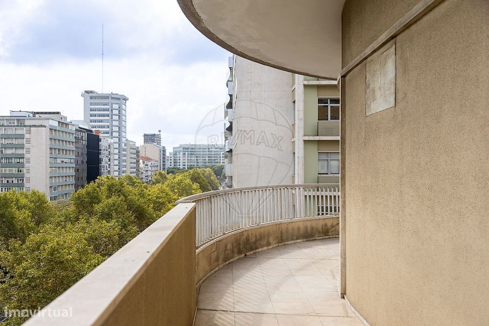 Apartamento T4 para arrendamento