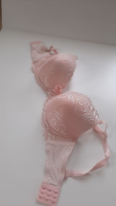 Różowy biustonosz Stanik