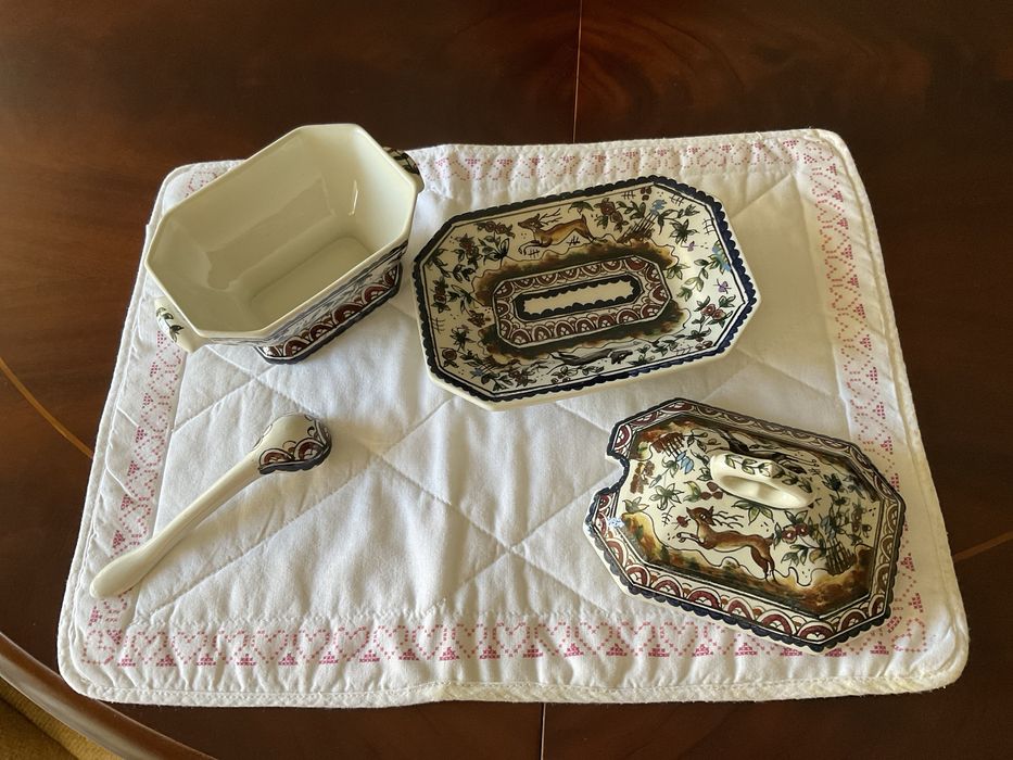 Pequena terrina decorativa