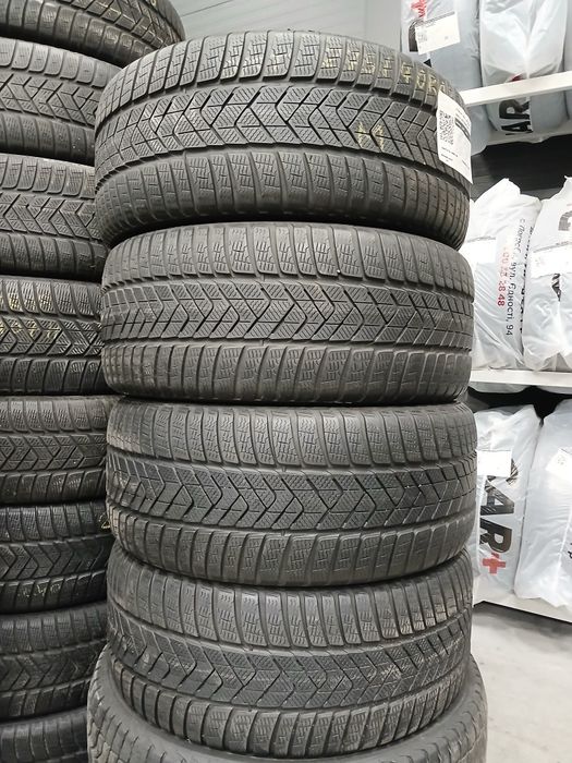 Зимові Шини БВ  275/40 R18  PIRELLI  Sottozero 3 MO  Склад