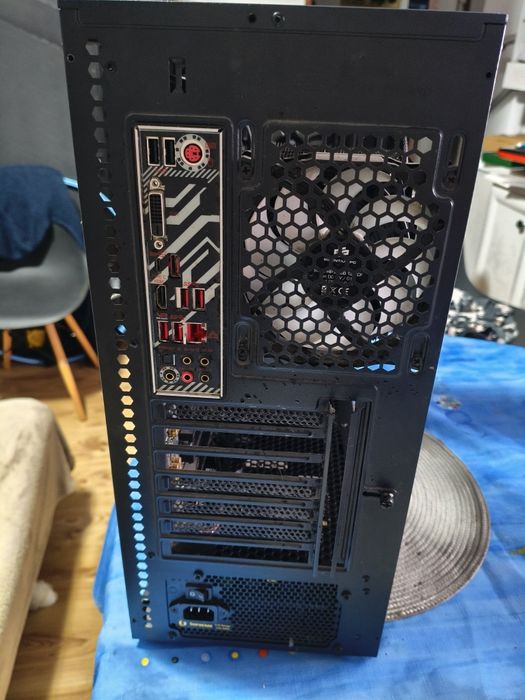 Komputer stacjonarny obudowa, procesor zasilacz płyta główna