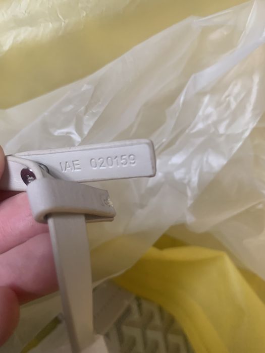 Mala mulher bege grande