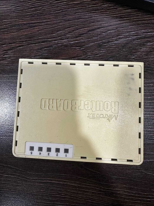 Mikrotik rb750 Роутер