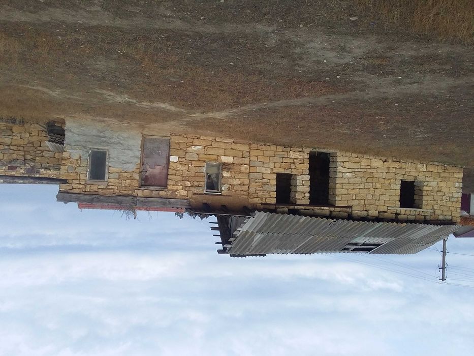 Камень        Продам.