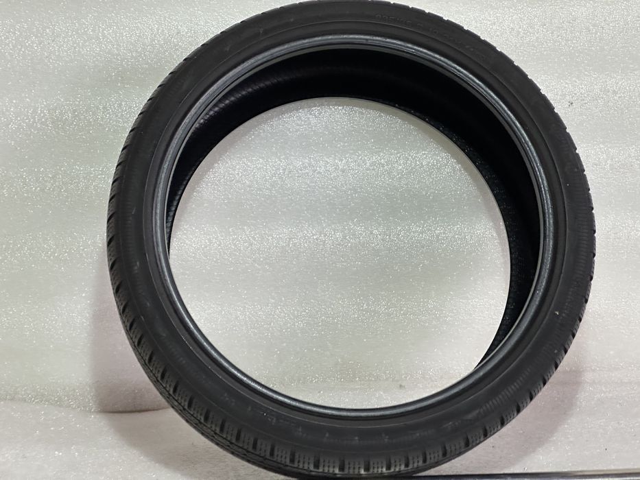 235/35 R19 Vredestein (1.шина  )