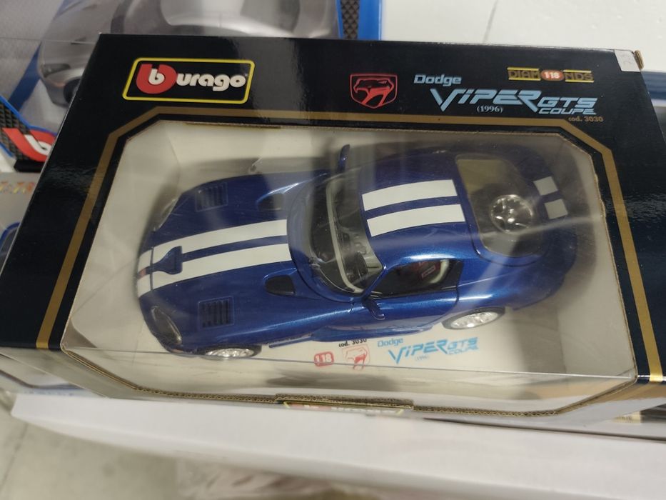 1/18 Dodge Viper GTS burago carro coleção miniatura