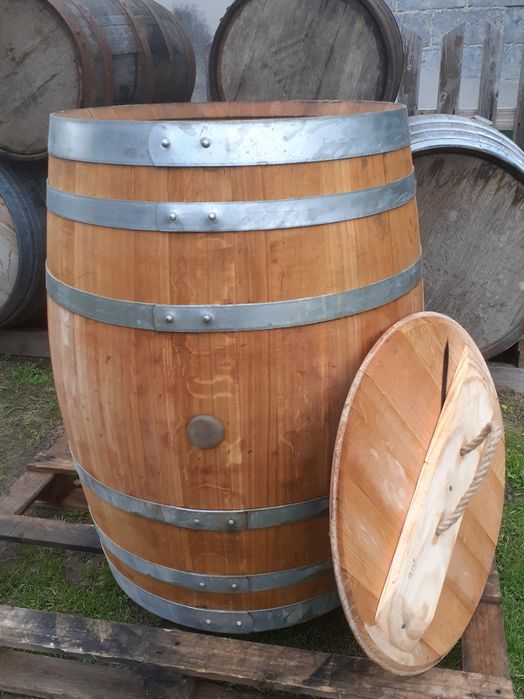 Beczki drewniane dębowe  (zbiornik na wodę)