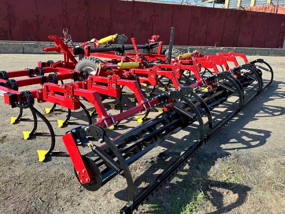 В наявності культиватори захват 6, 8, 9, 12м 5ти рядні (CASE)