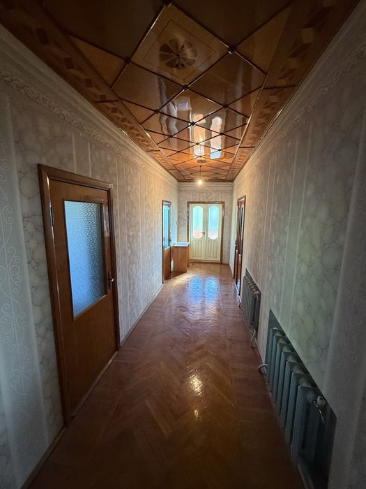 Продаж 8-ми кімнатного будинку у м. Новоселиця.