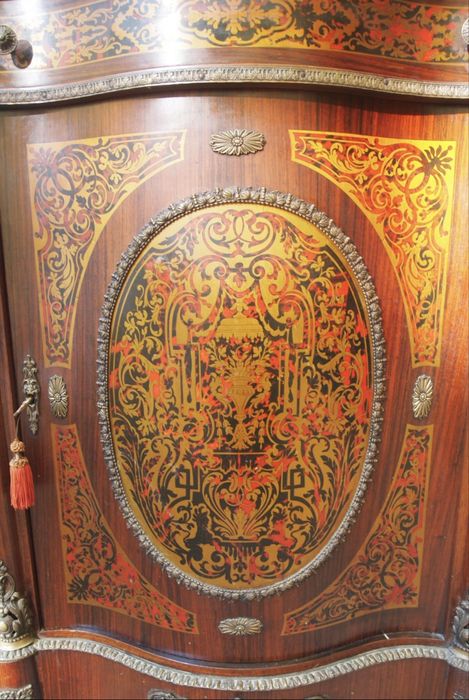 Вітрина в стилі Boulle