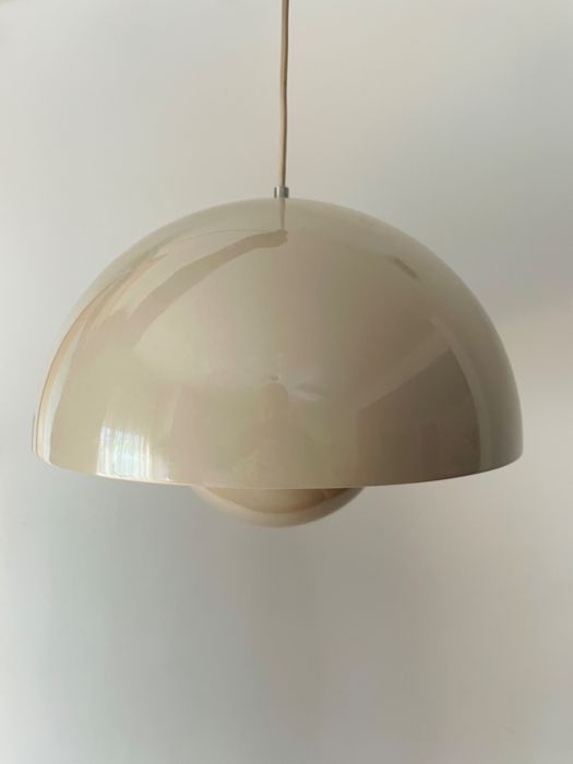 Candeeiro de tecto Flowerpot VP7 by Verner Panton