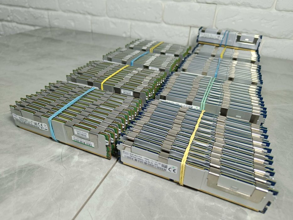 СЕРВЕРНА Оперативна память SAMSUNG Hynix DDR3 32GB 1600MHz ECC REG 12800R